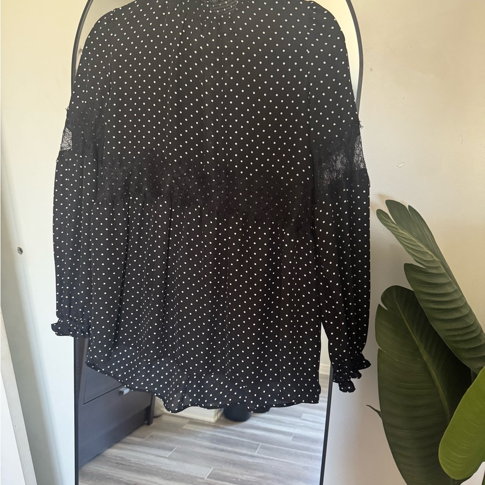 Dynamite Black and White Ruffled Long Sleeve Blouse